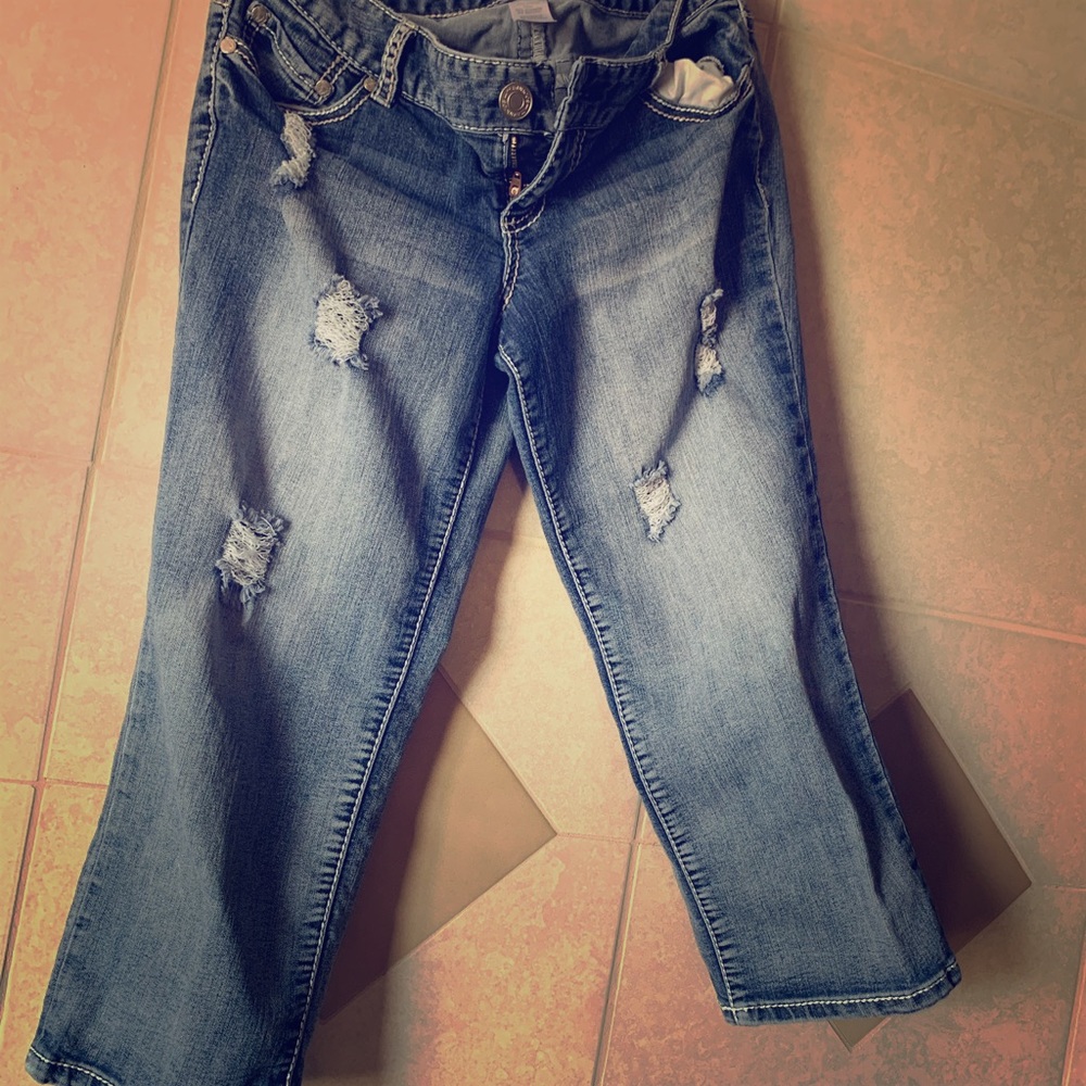 Woman’s Maurice’s capris